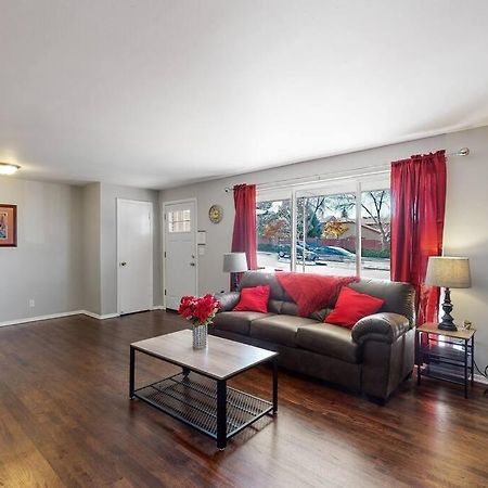Large Remodeled Home With 5 Bedrooms 4 King Bed Centennial Kültér fotó