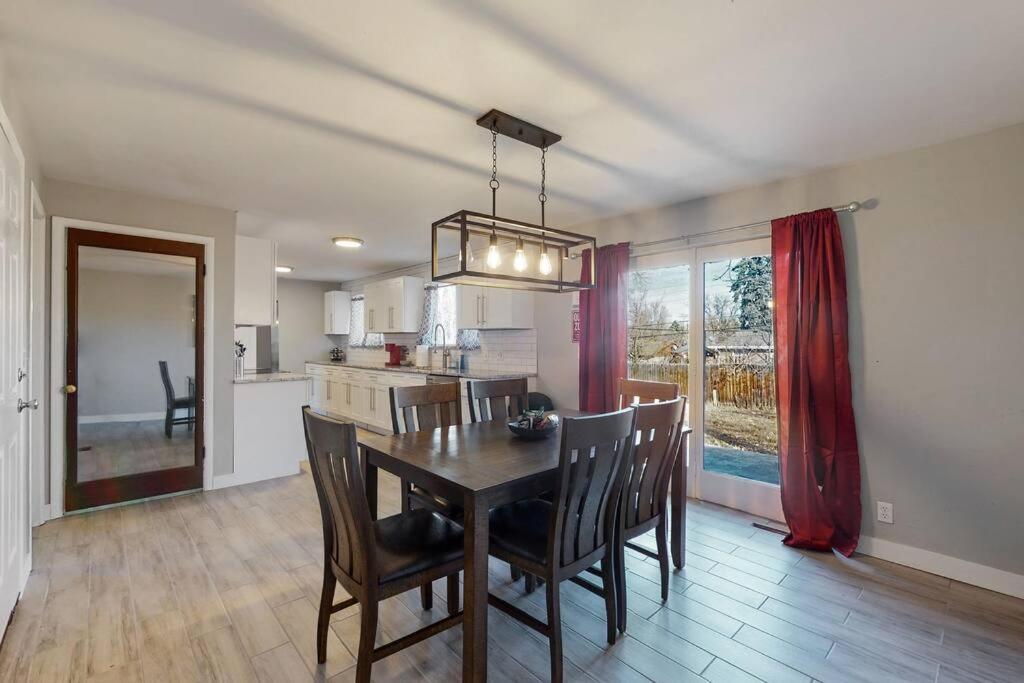 Large Remodeled Home With 5 Bedrooms 4 King Bed Centennial Kültér fotó