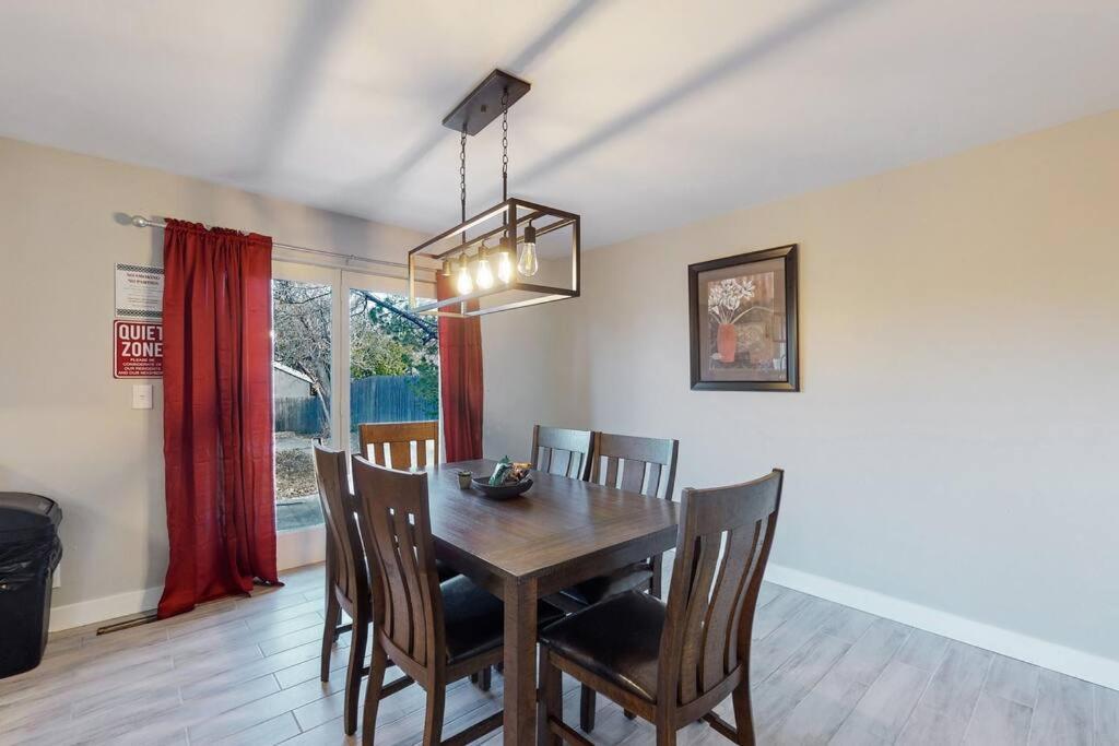Large Remodeled Home With 5 Bedrooms 4 King Bed Centennial Kültér fotó